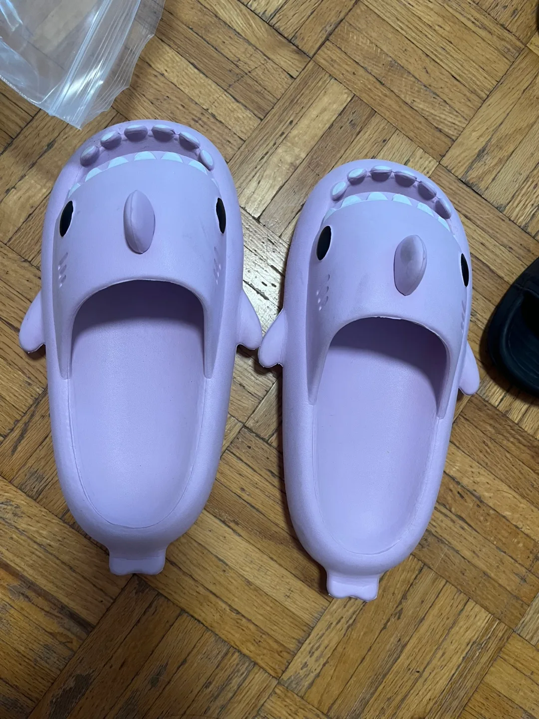 Shark Slides - Size 36-37, thumbnail