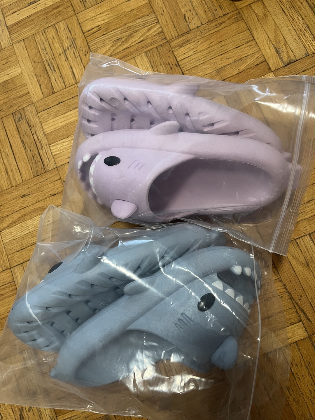 Shark Slides - Size 36-37, - photo 3