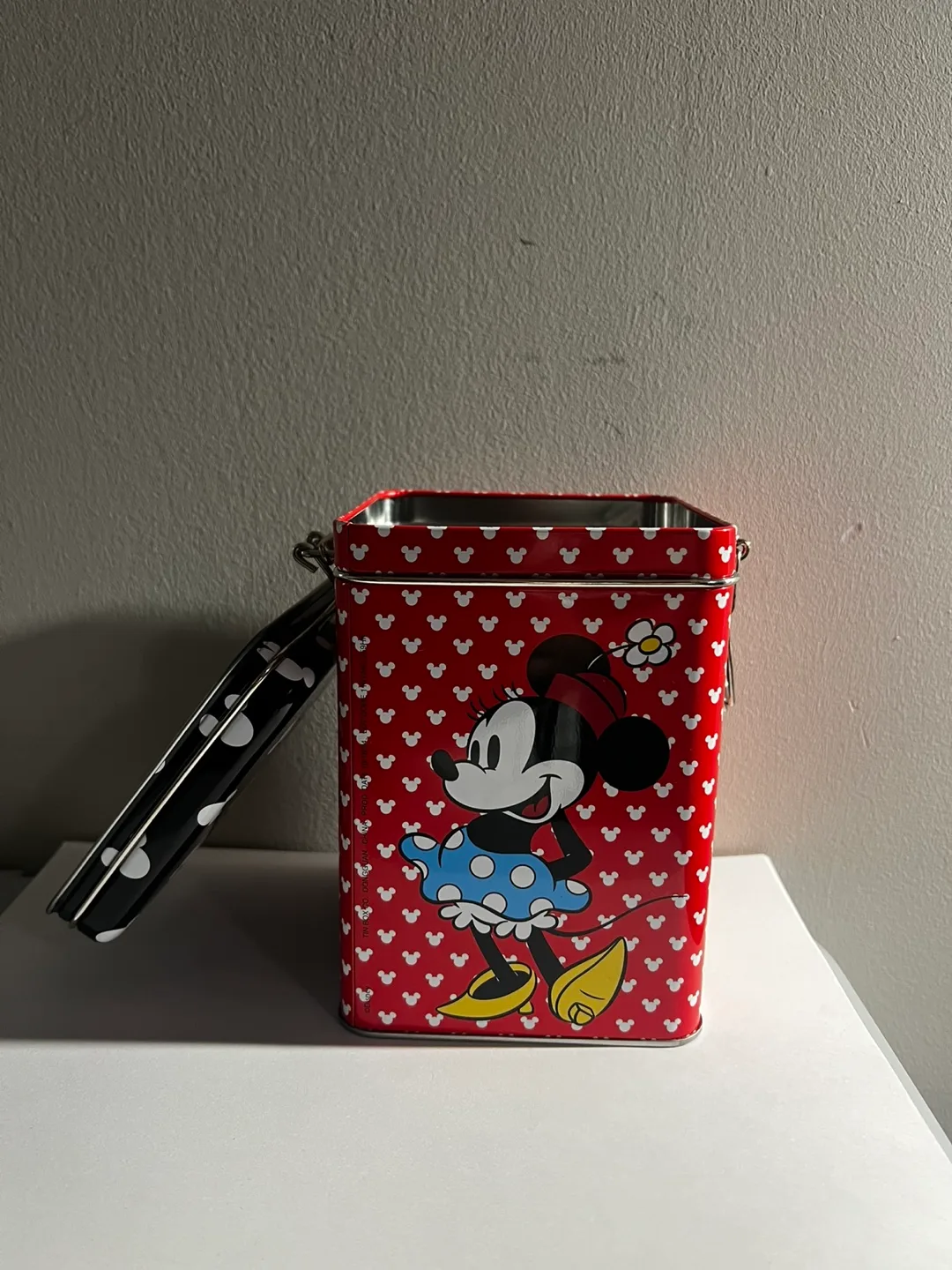 Disney Tin Container image indicator(3)