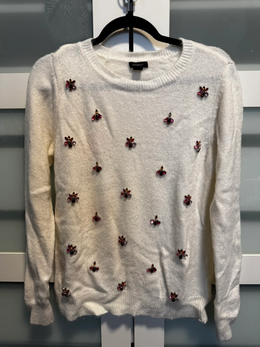 Halogen White Embellished Sweater Medium thumbnail