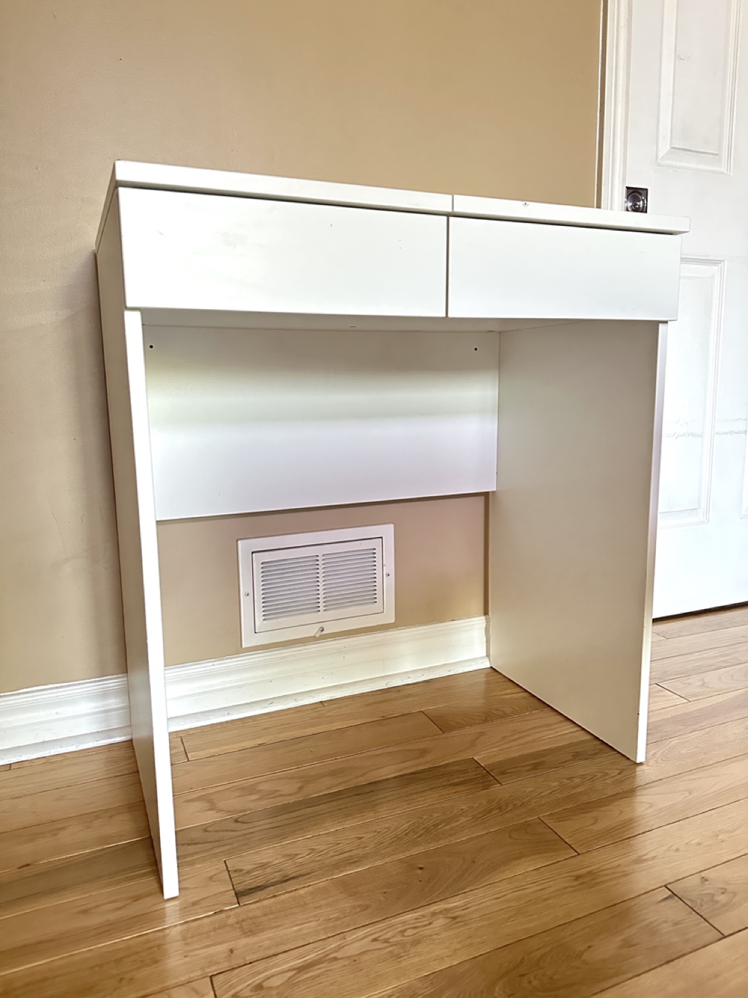 IKEA BRIMNES Vanity with SKRUVSTA Swivel Chair (CAN DELIVER)
