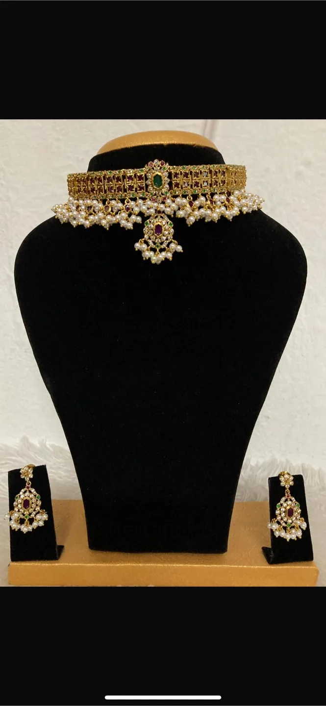 Indian Style Choker Necklace & Earring Set thumbnail