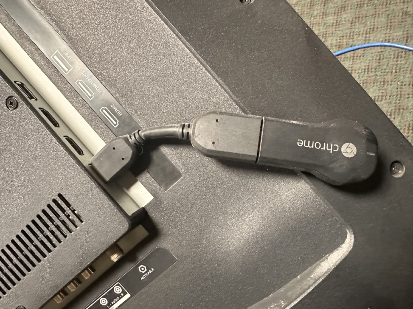 Insignia TV with Chromecast - photo 4