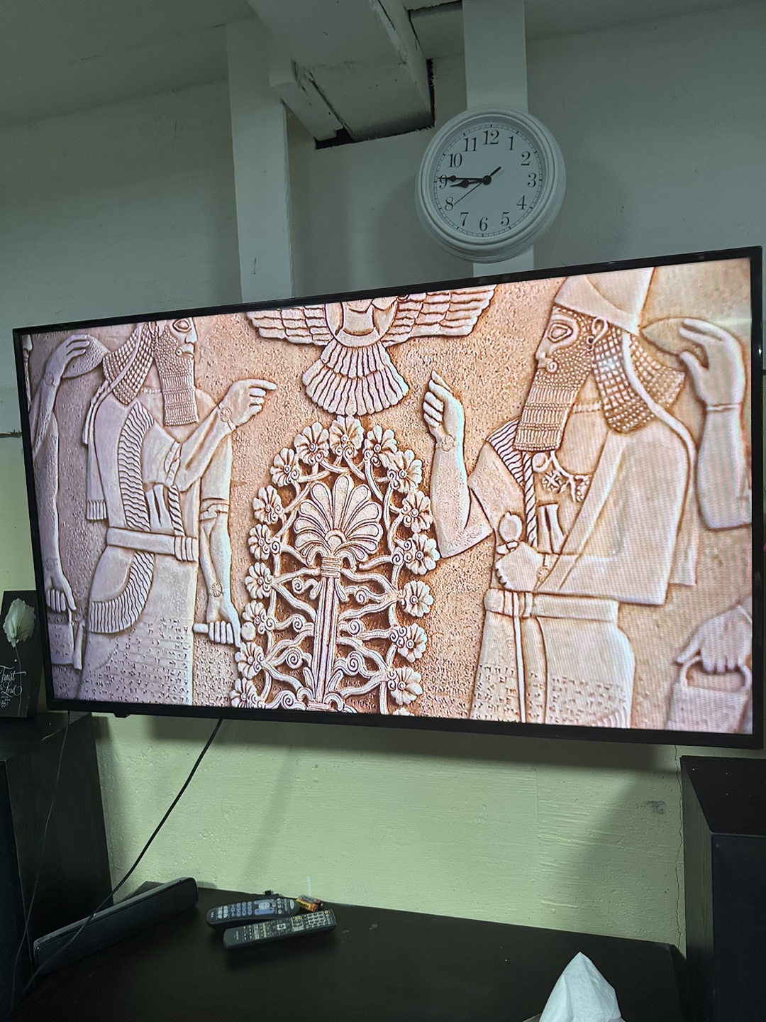Insignia TV with Chromecast - photo 3
