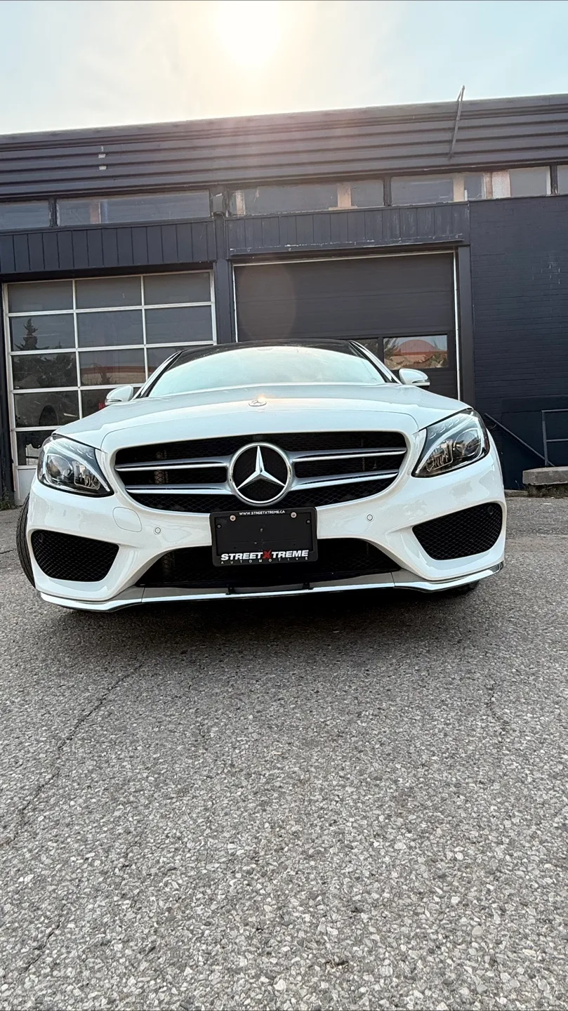Mercedes-Benz C300 4MATIC Sedan thumbnail