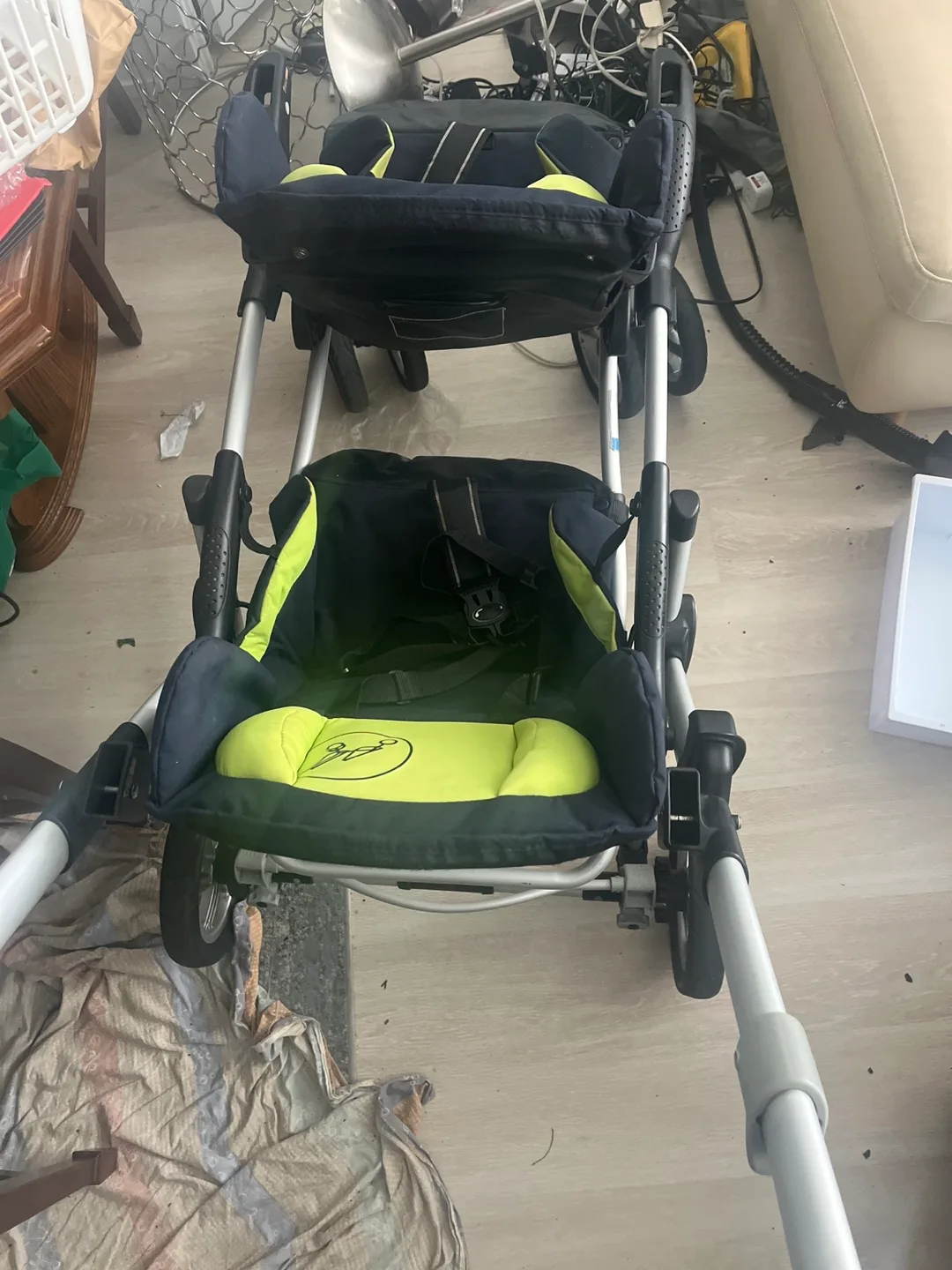 Jané Twin Two Double Stroller. Without a canopy image indicator(9)