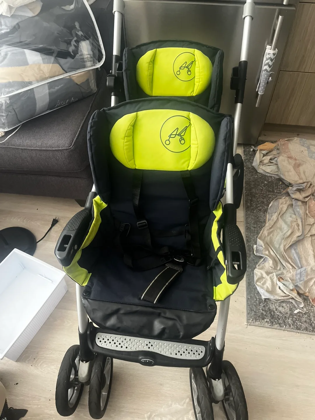 Jané Twin Two Double Stroller. Without a canopy image indicator(10)