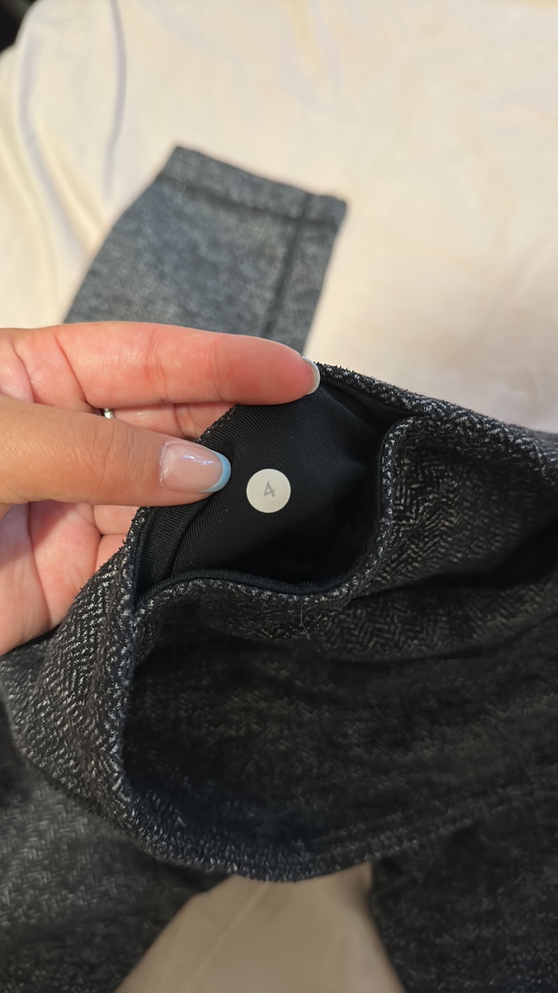 Lululemon Leggings - Size 4 - photo 3