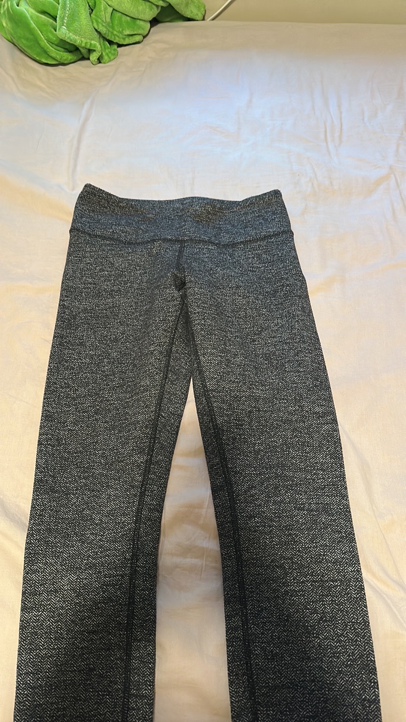 Lululemon Leggings - Size 4 - photo 4
