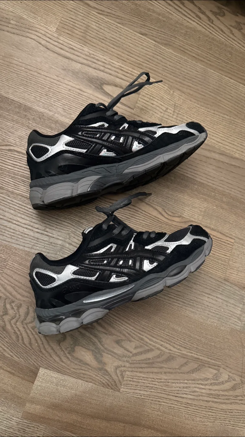 Asics Gel-1130 Black/Silver Sneakers thumbnail
