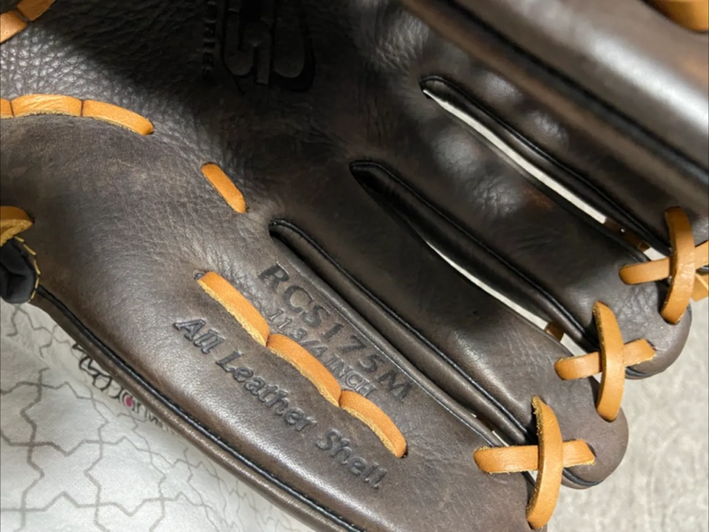 Rawlings RCS175M Baseball Glove 11 3/4 Inch image indicator(3)