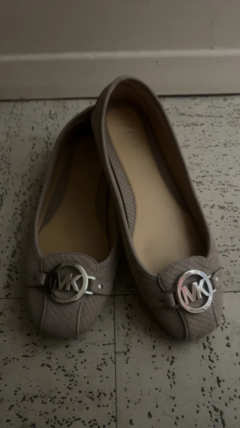 Michael Kors Flats thumbnail