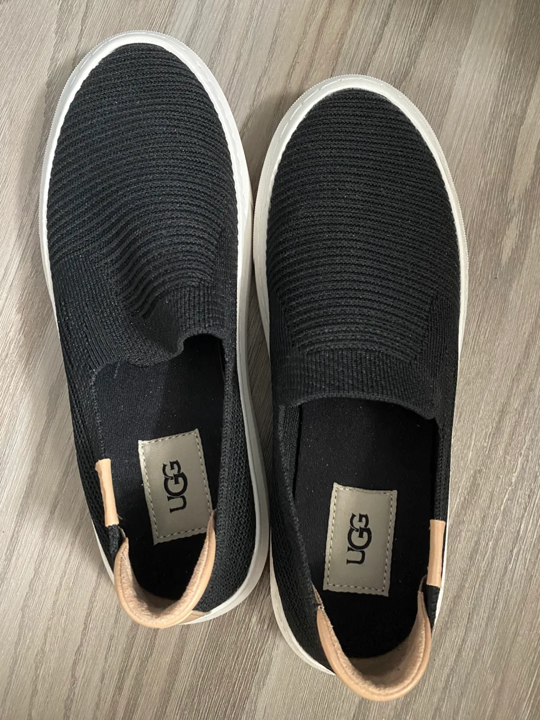 Women’s UGG Alameda Slip-On Sneakers - Size 7 thumbnail