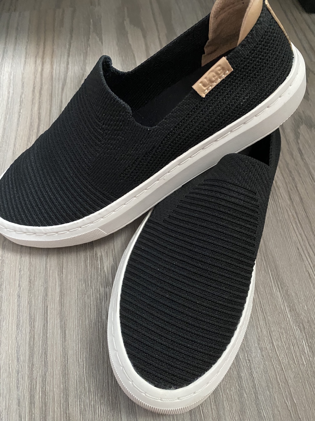 Women’s UGG Alameda Slip-On Sneakers - Size 7 - photo 2