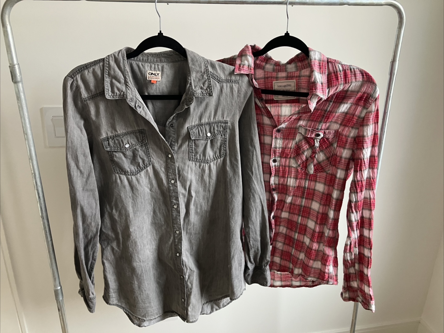 Button Shirts Blouses Size Medium - photo 4