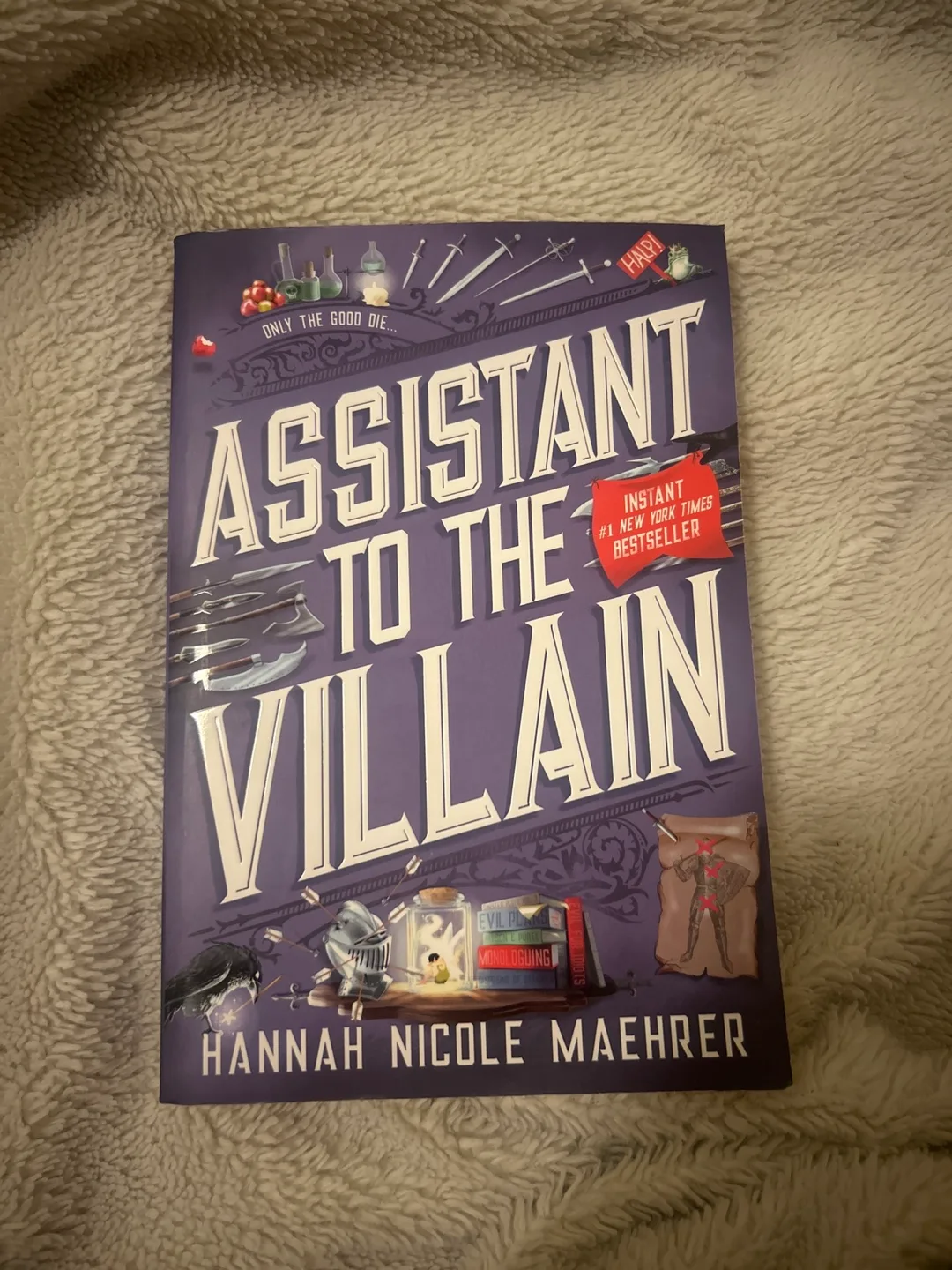 Book - Booktok - Assistant to the Villain by Hannah Nicole image indicator(2)