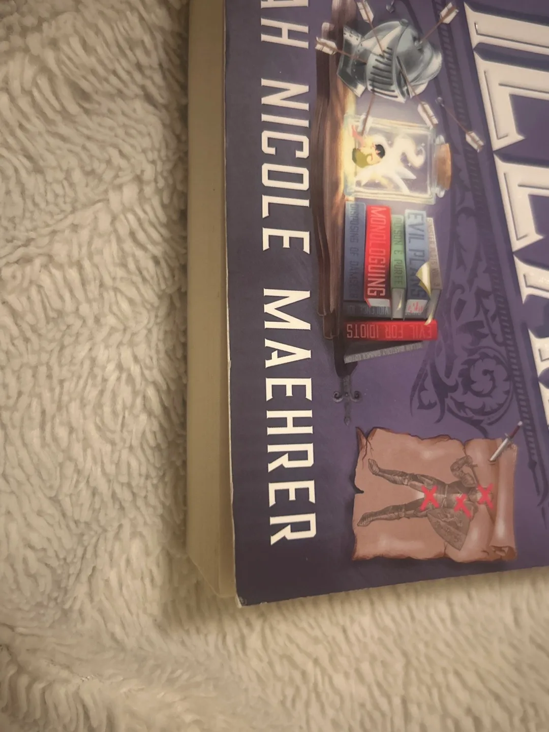 Book - Booktok - Assistant to the Villain by Hannah Nicole image indicator(4)