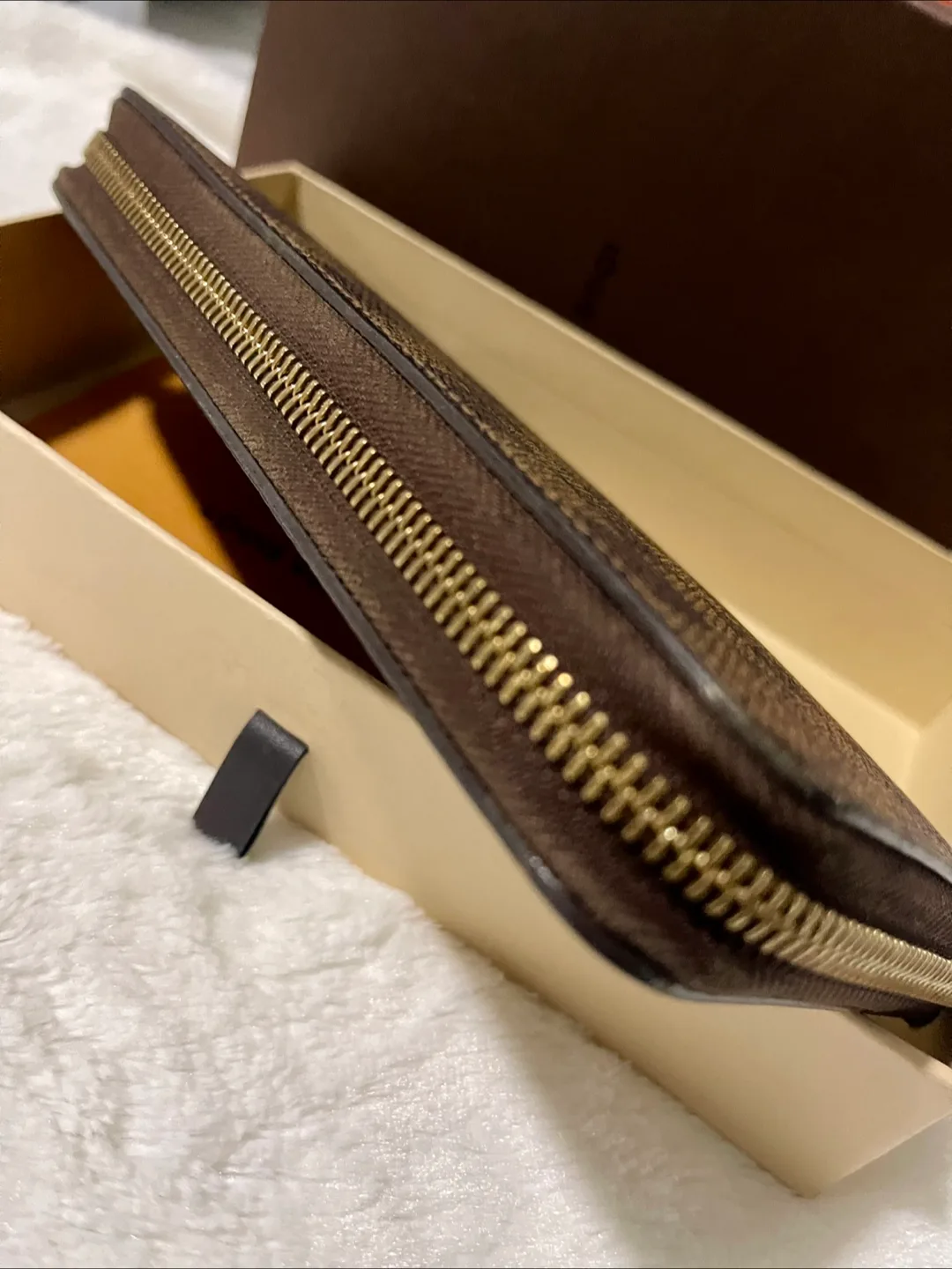 Louis Vuitton Damier Ebene Zippy Wallet image indicator(2)