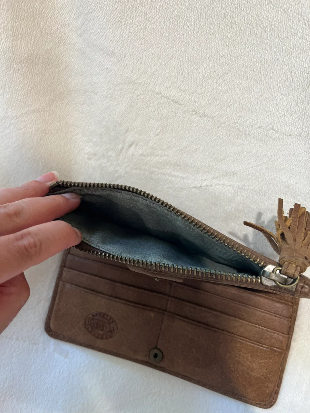 ROOTS Wallet image indicator(8)