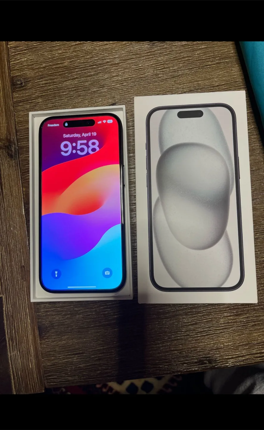 iPhone 15 Black 128Gb Brandnew Unlocked image indicator(2)