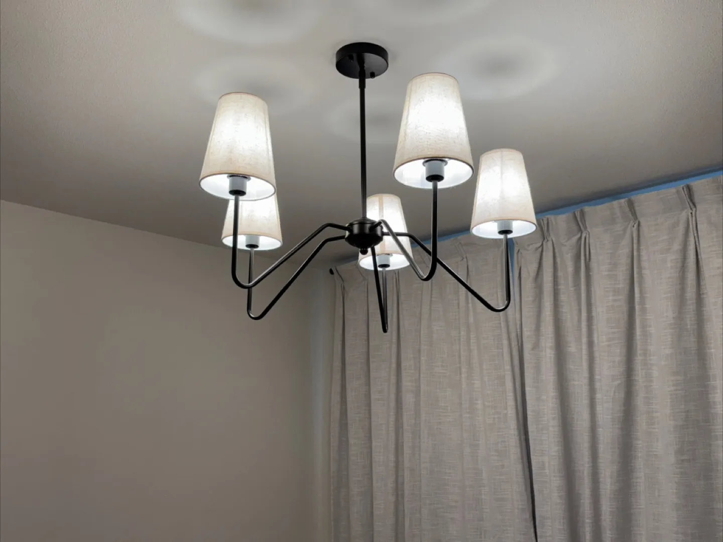 Modern 5-Light Chandelier - Black & Beige - New thumbnail
