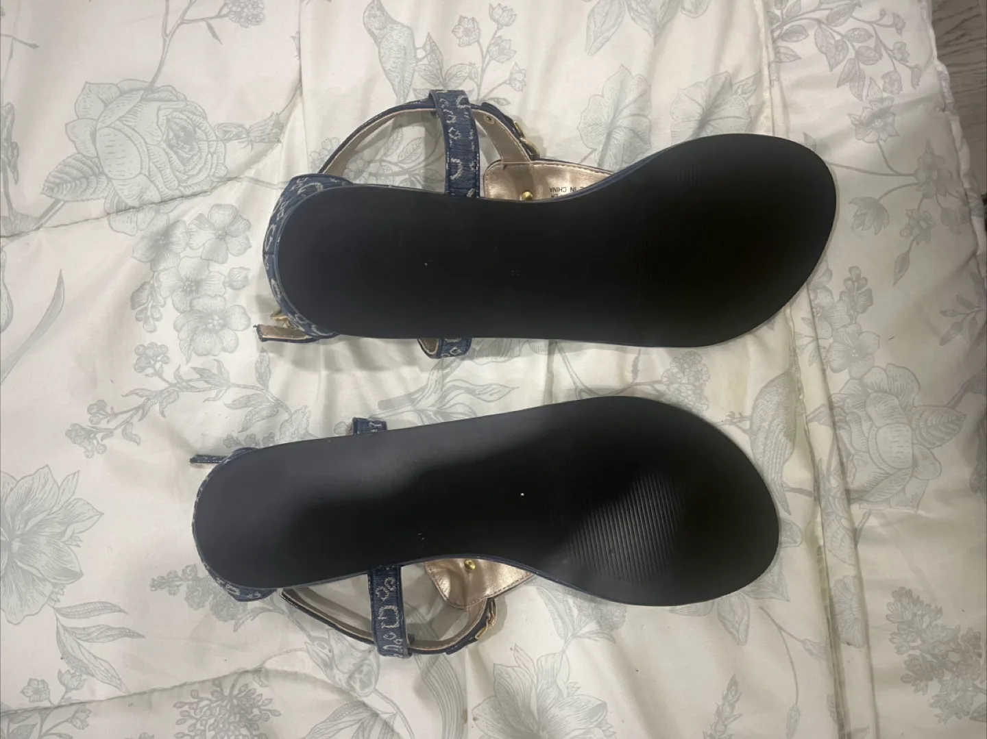 Guess Navy Thong Sandals, Size 9 image indicator(4)