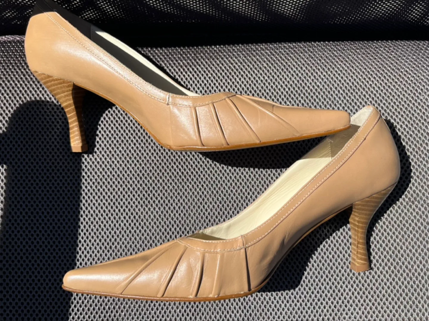 Women’s Calderone Italian Patent Leather Pointed Toe Heels image indicator(4)