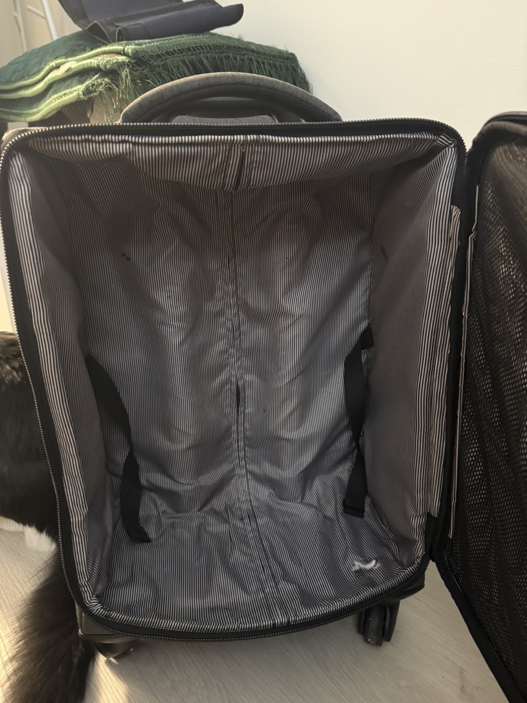 Herschel Supply Co. Carry-On Luggage - photo 2