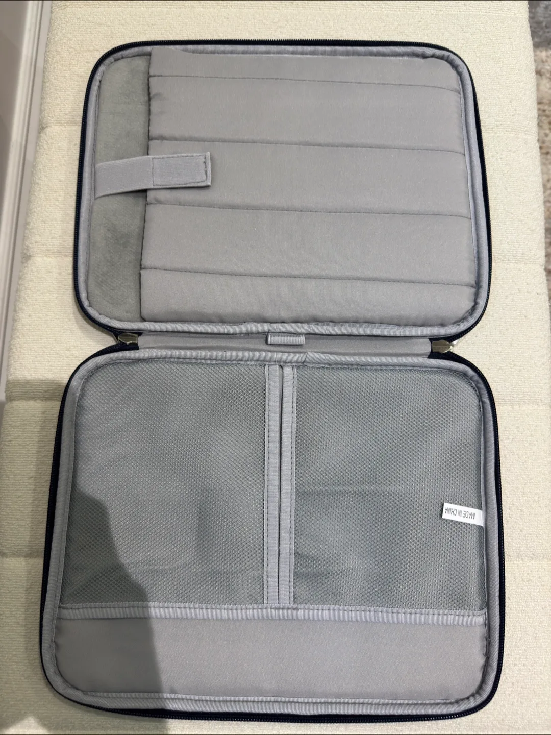 Apple iPad Air Gen 4 - 64 GB with Bluetooth keyboard image indicator(9)