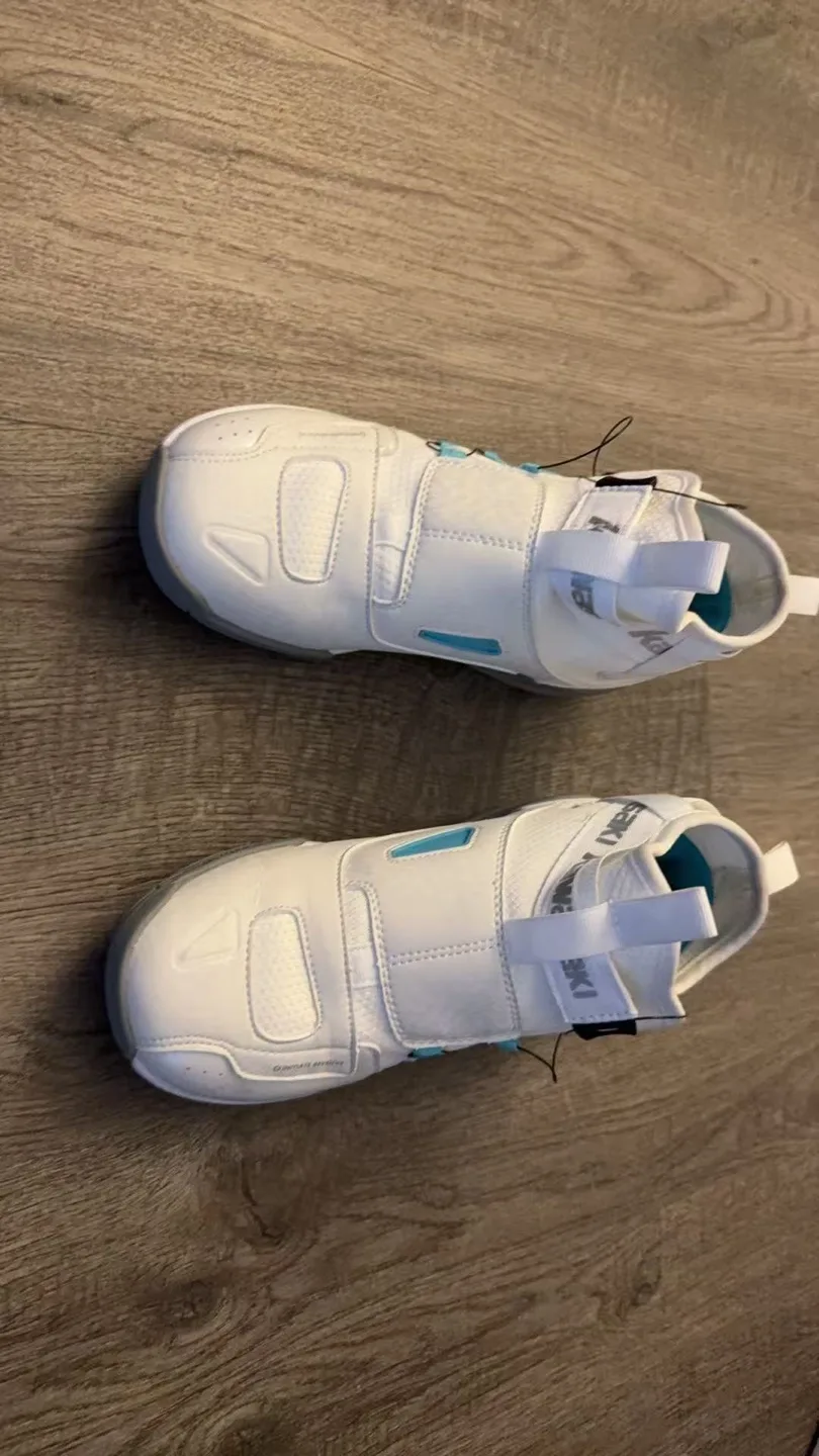 Kawasaki Badminton Shoes - White