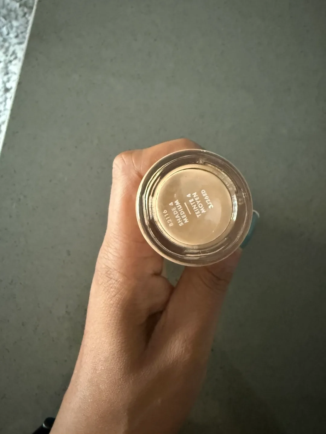 e.l.f. Halo Glow Liquid Filter - Shade 4 Medium image indicator(3)