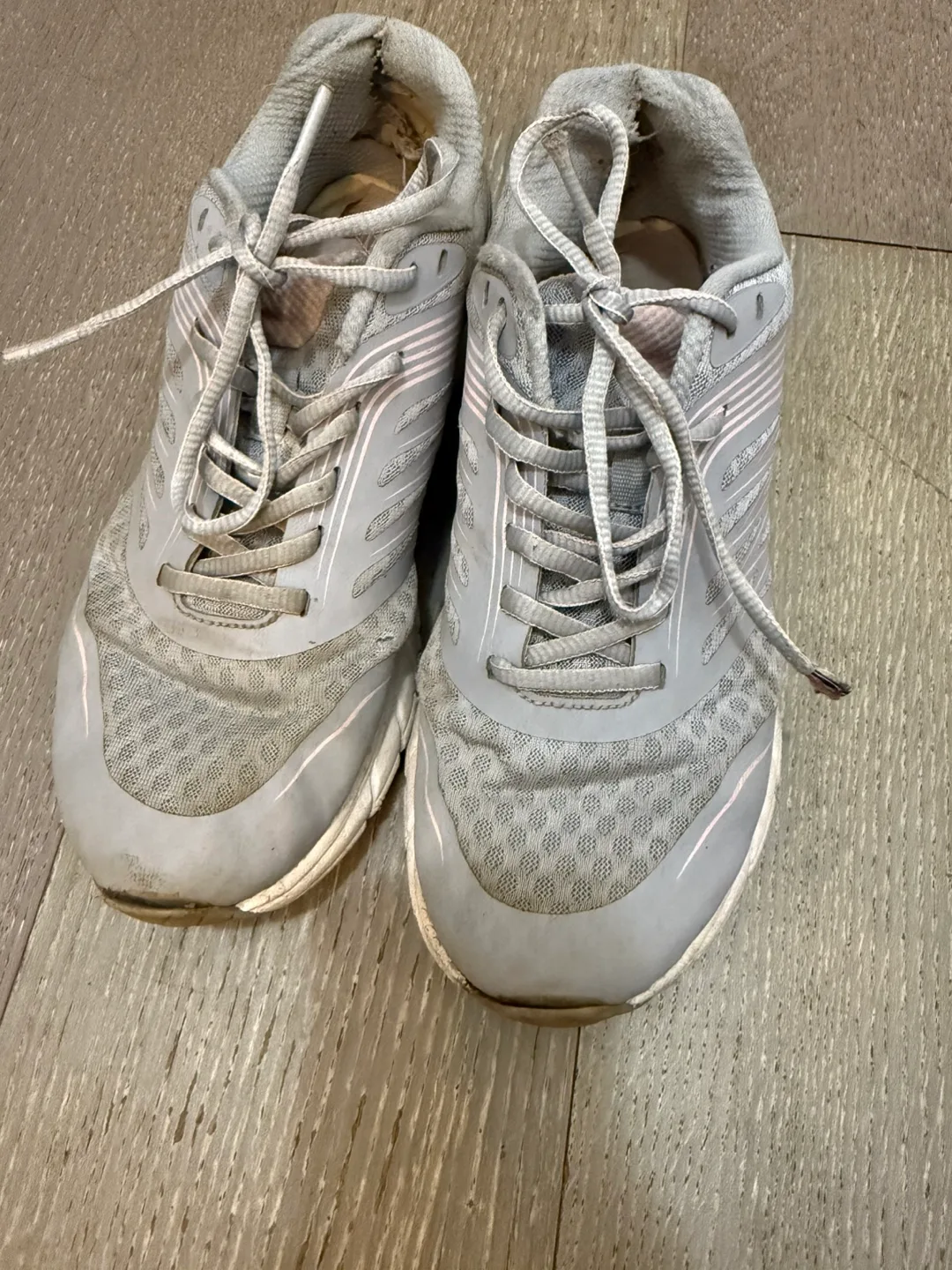 Grey Running Shoes thumbnail