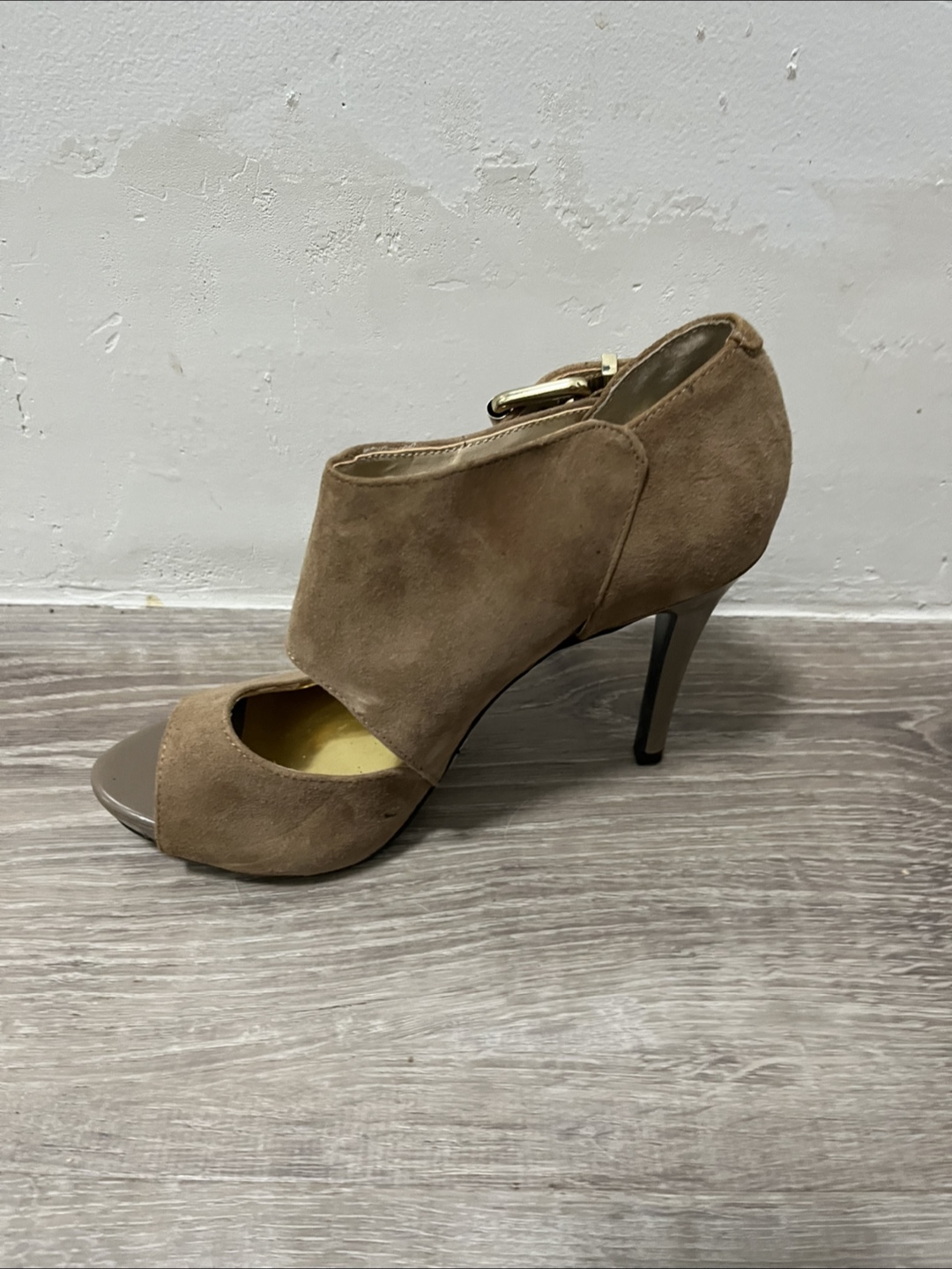 Nine West Beige Suede Heels - Size 6.5 - photo 3