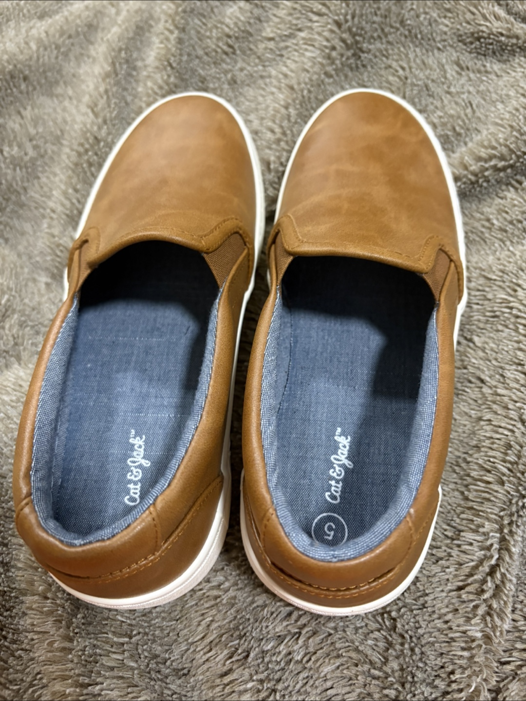 Cat & Jack Size 5 Brown Slip-On Shoes