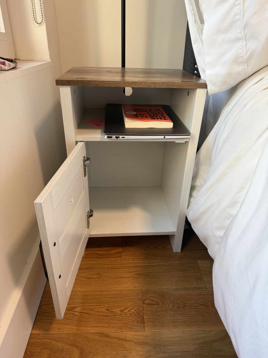 White & Wood Accent Nightstands - photo 3