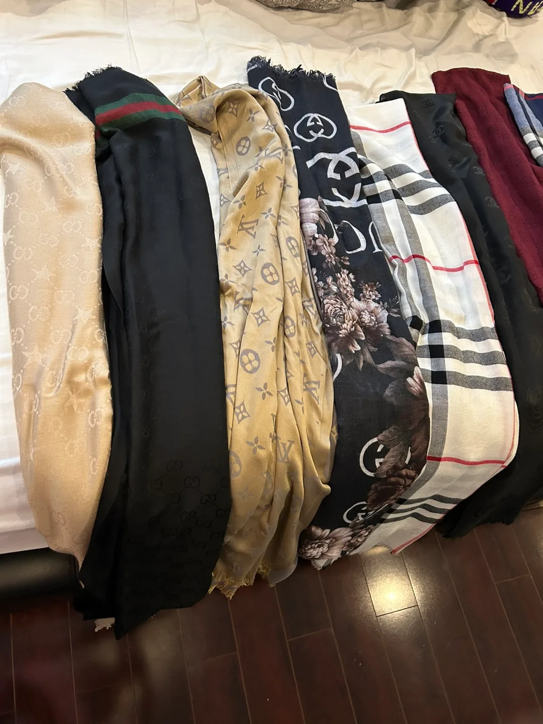 Designer Scarves image indicator(3)