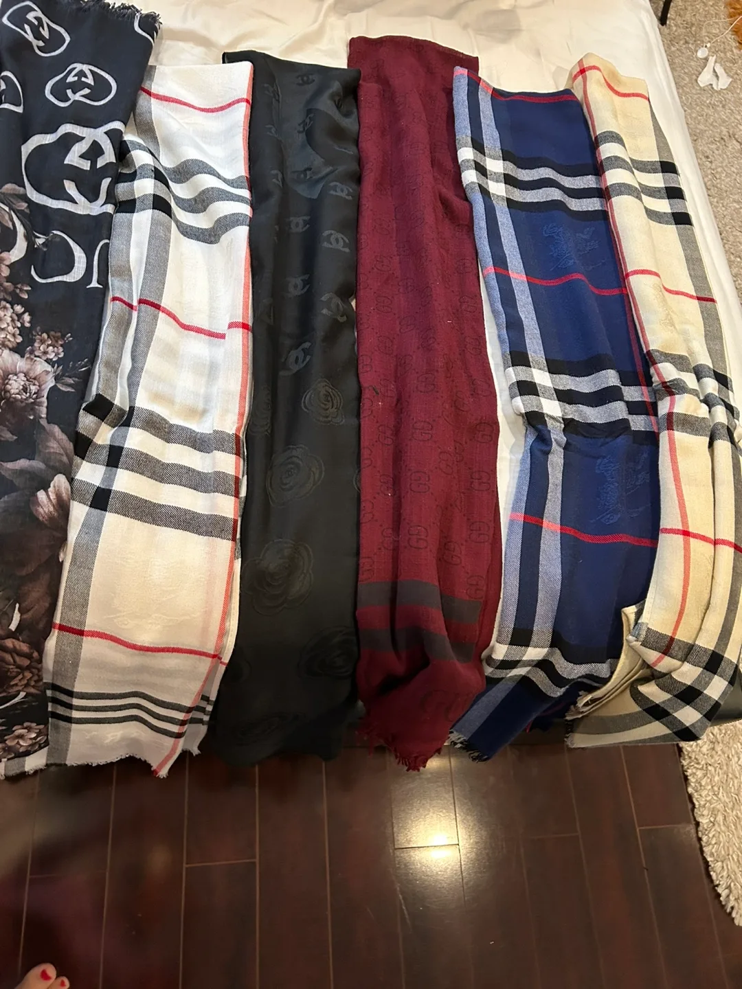 Designer Scarves image indicator(4)