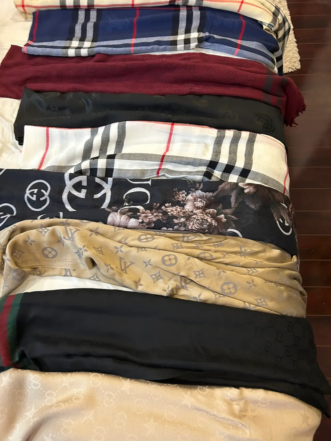 Designer Scarves image indicator(2)