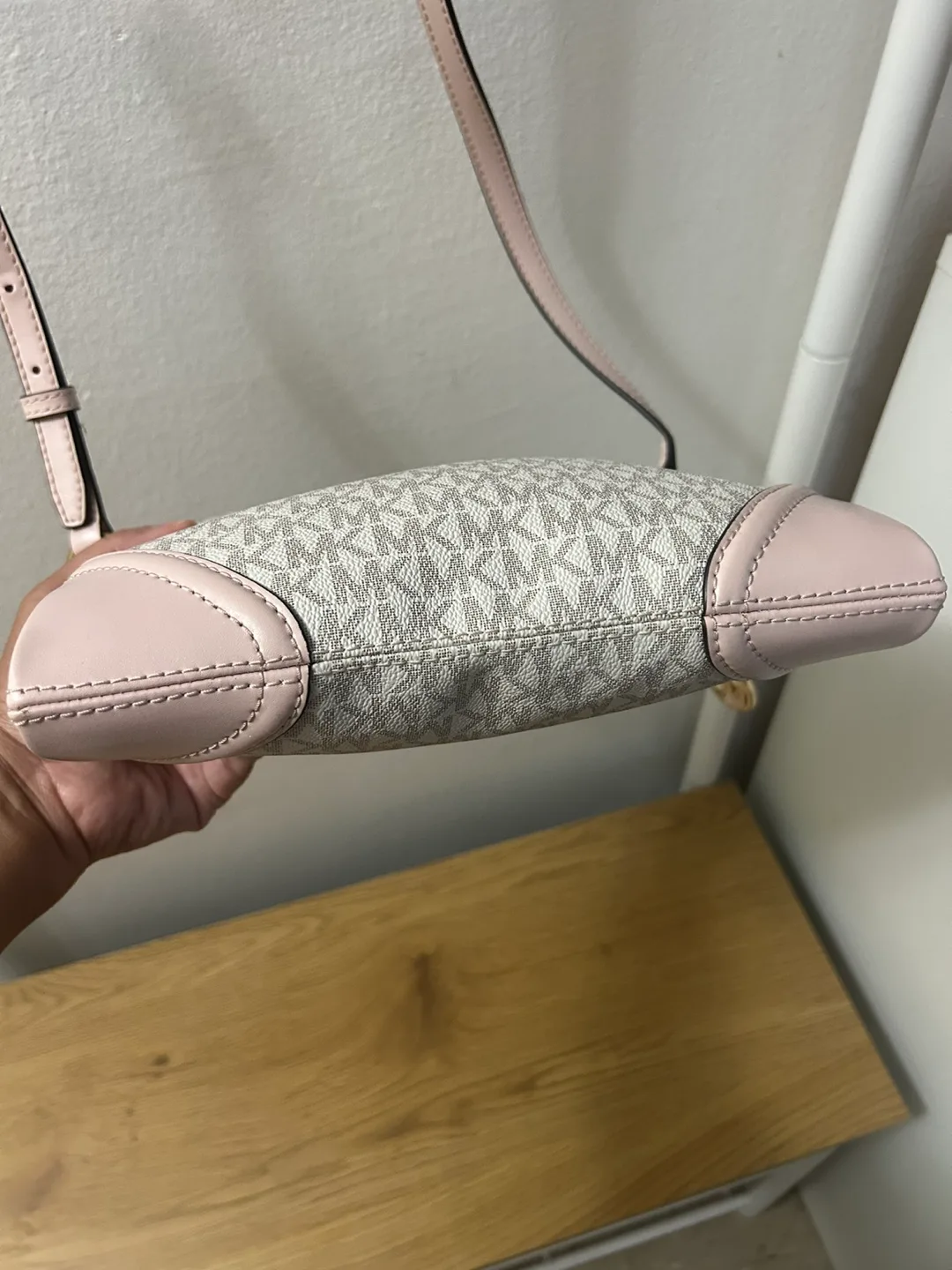 Michael Kors Crossbody Bag Authentic image indicator(4)