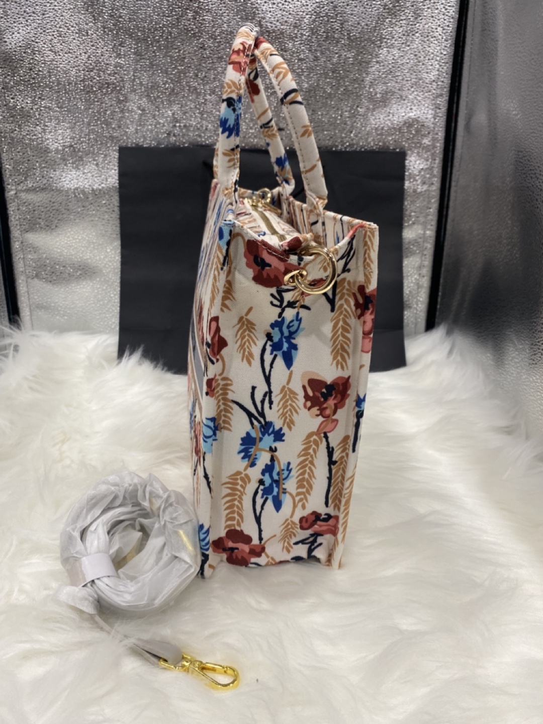 Clever & Ketch Floral Tote Bag - photo 3