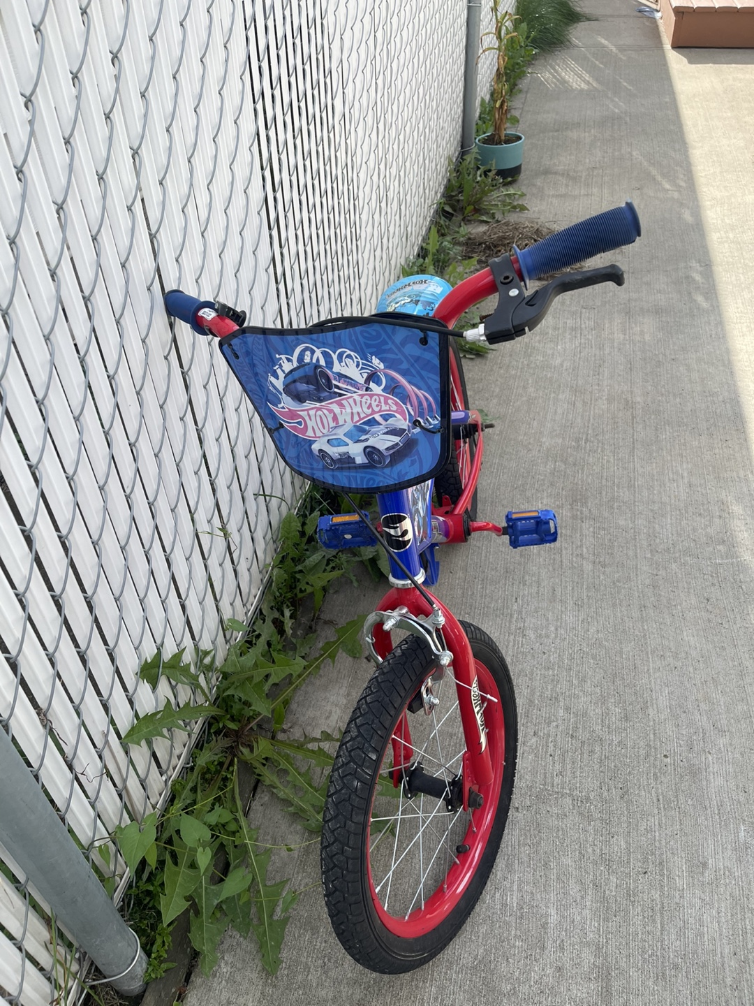 Hot Wheels Kids' Bike - Red and Blue - photo 2