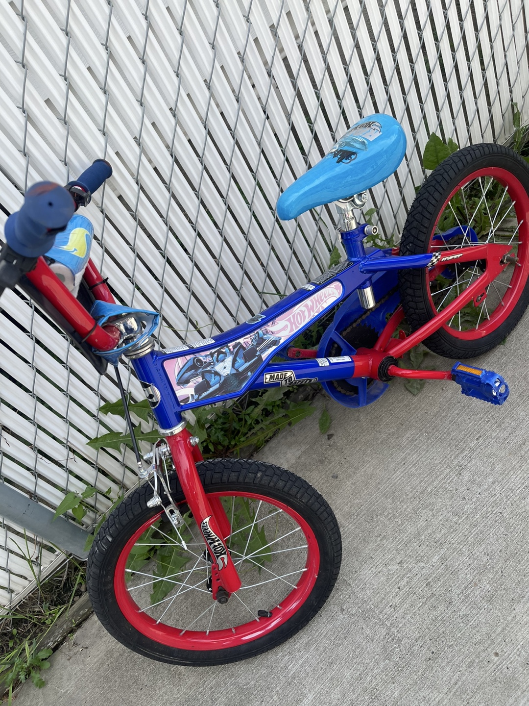 Hot Wheels Kids' Bike - Red and Blue