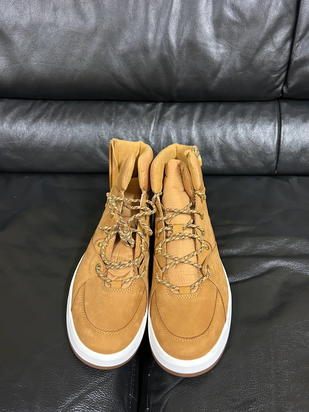 Timberland Boots Size 9 image indicator(2)