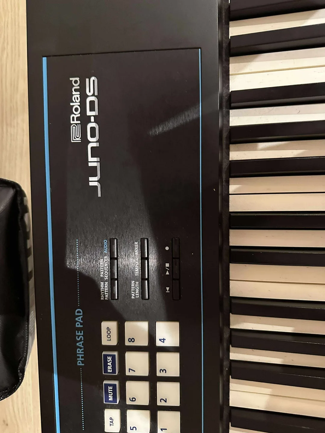 Roland Juno-DS Keyboard Synthesizer image indicator(4)