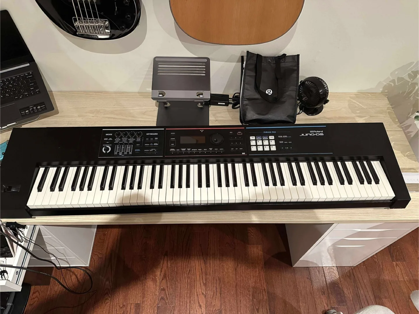 Roland Juno-DS Keyboard Synthesizer image indicator(2)