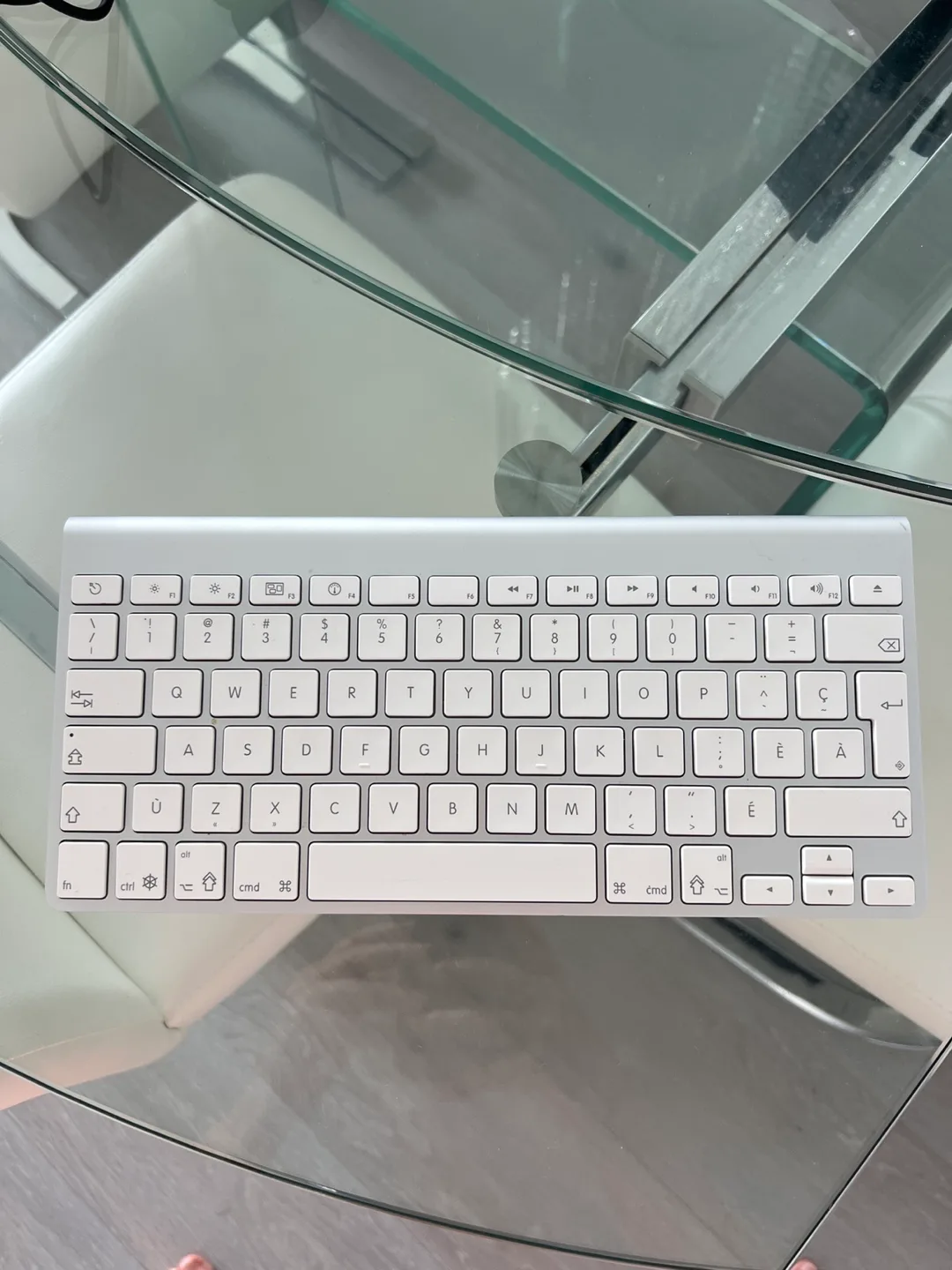 Apple Wireless Keyboard - Silver thumbnail
