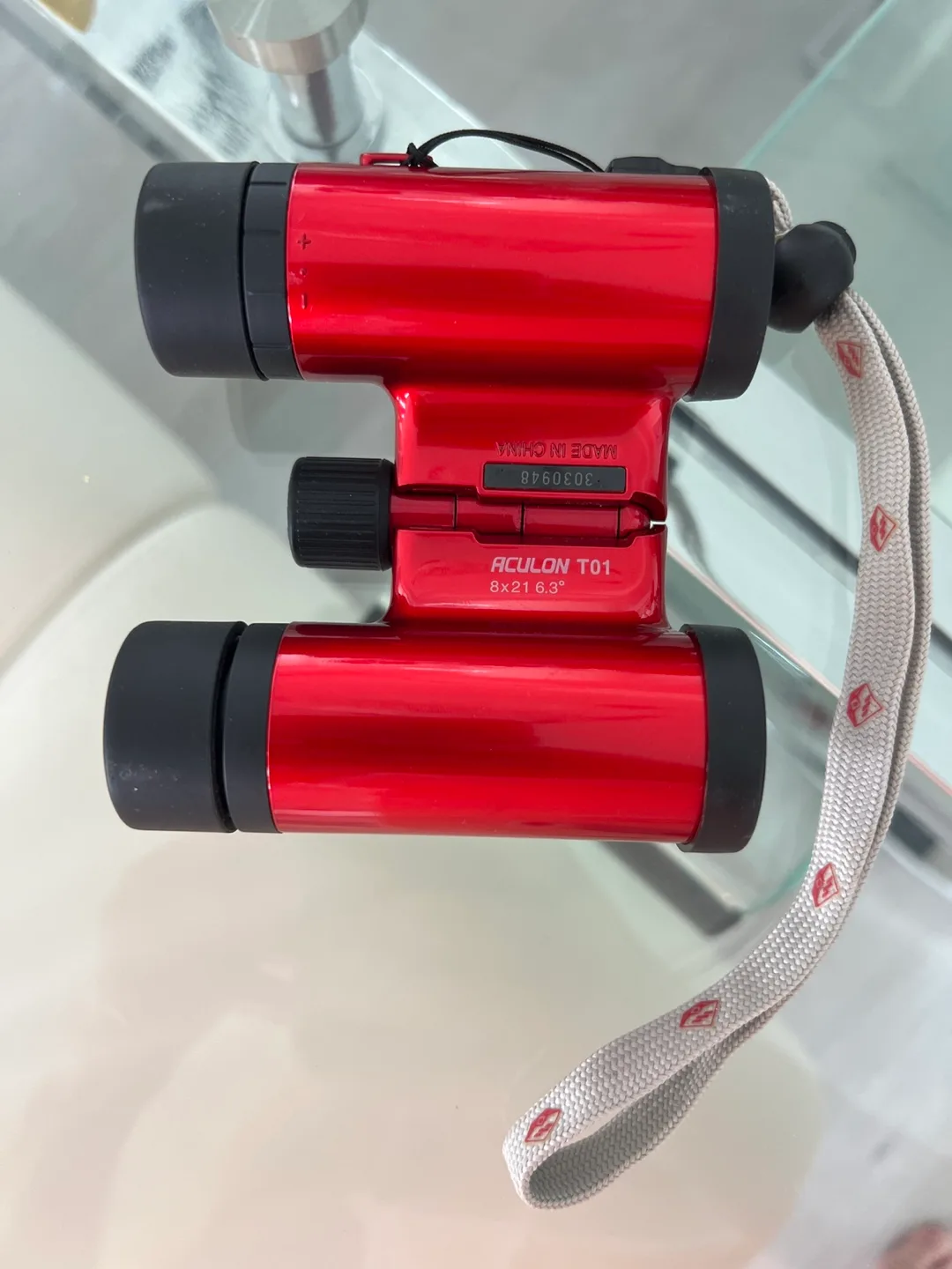 Nikon Aculon T01 8x21 Red Binoculars image indicator(2)