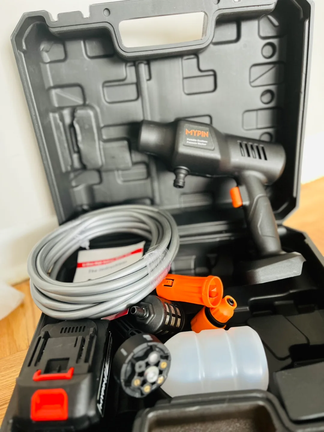 MYPIN Car Cordless Pressure Washer - Like New! image indicator(3)