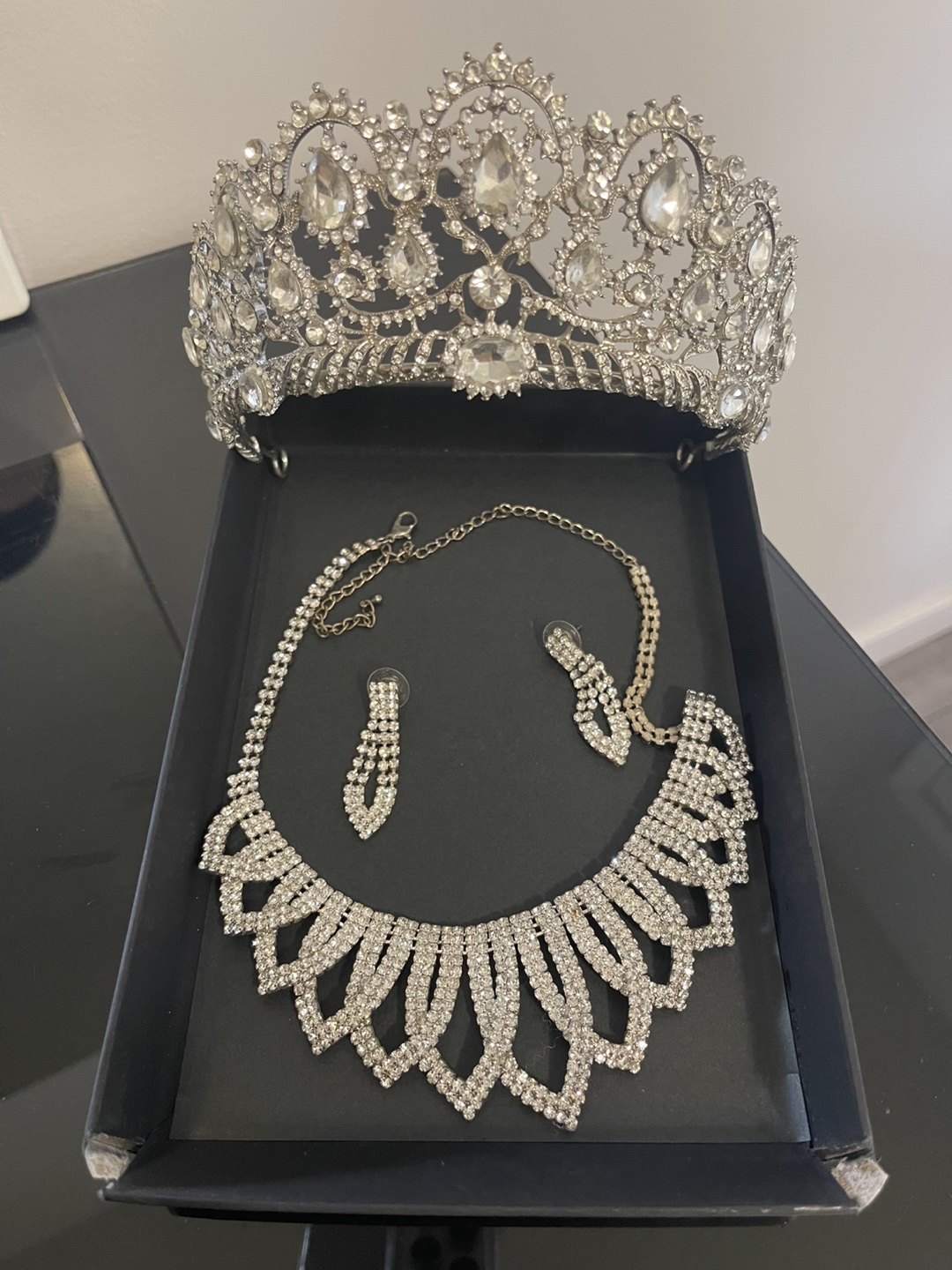 Rhinestone Tiara, Necklace & Earring Set - photo 3