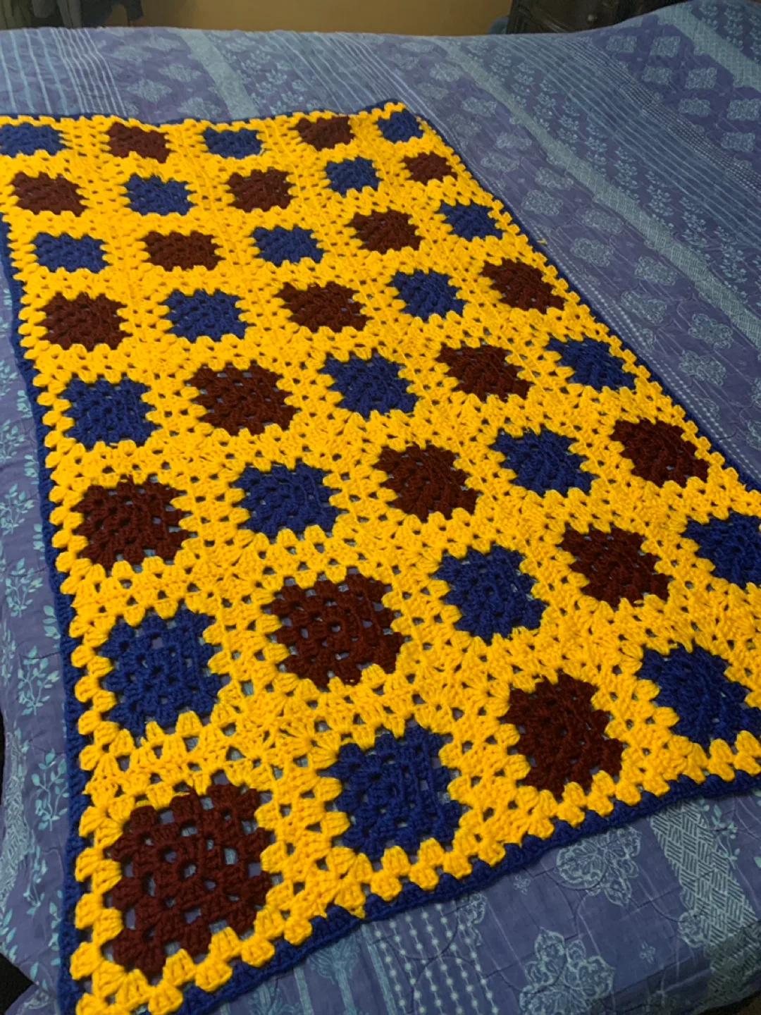 Hand knit woollen quilt thumbnail